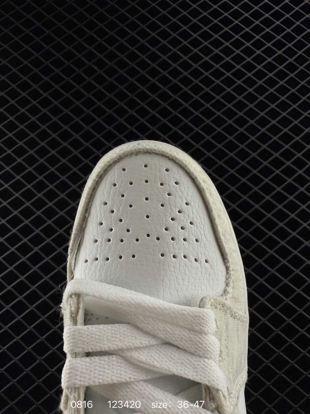 Air Jordan 1 Mid “Bred Toe”